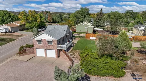 537 S 16th St, Hot Springs, SD 57747