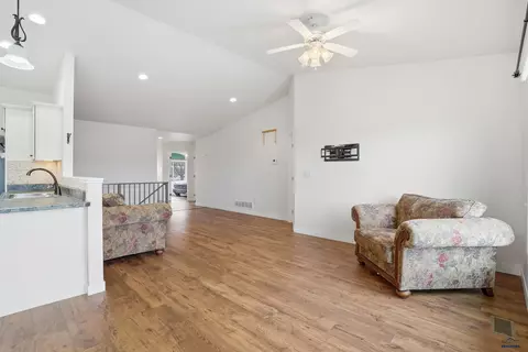 6908 Emerald Heights Rd, Summerset, SD 57718 photo 7