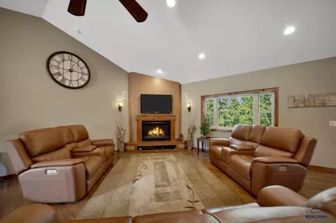 11916 Aspen View Rd, Sturgis, SD 57785 photo 7