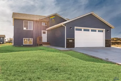 6694 Receda St, Rapid City, SD 57703