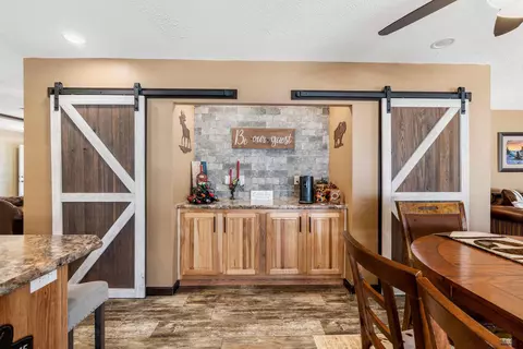 1833 Wood Lily Ln, Custer, SD 57730 photo 6
