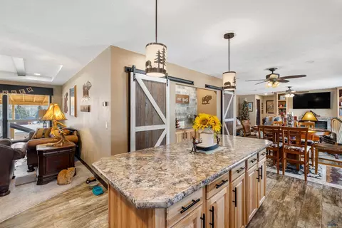 1833 Wood Lily Ln, Custer, SD 57730 photo 5