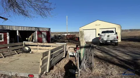 Exterior - 310 Truman Rd, Edgemont, SD 57735 photo 5 of 7