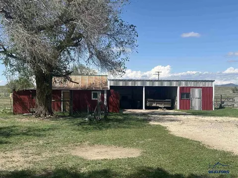 Exterior - 310 Truman Rd, Edgemont, SD 57735 photo 2 of 7