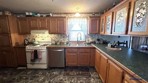 Kitchen - 310 Truman Rd, Edgemont, SD 57735 photo 2 of 3