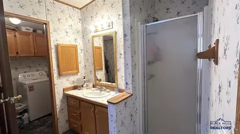 Bath - 310 Truman Rd, Edgemont, SD 57735 photo 2 of 4