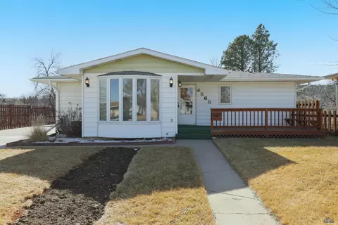 4565 Wentworth Dr, Rapid City, SD 57702