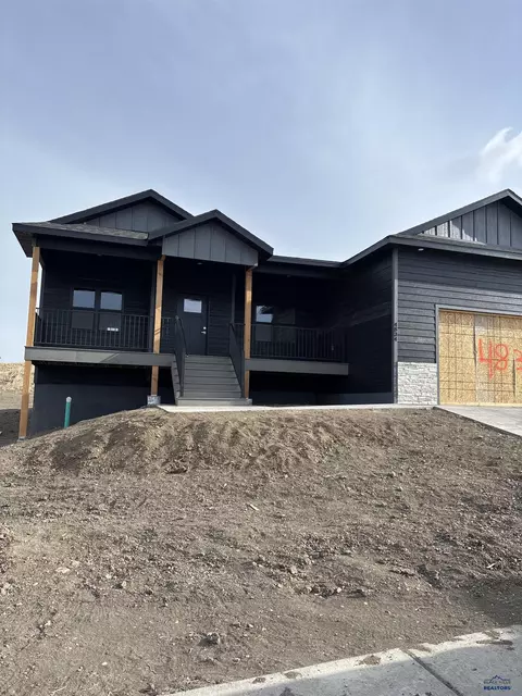 4834 Papillon Dr, Rapid City, SD 57703