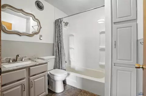 Bath - 212 May St, Lead, SD 57754 photo 2 of 2