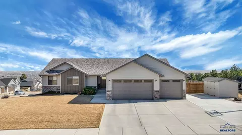 678 Stumer Rd, Rapid City, SD 57701