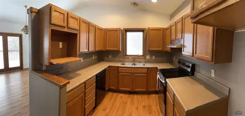 Kitchen - 20324 Avalanche Rd, Sturgis, SD 57785 photo 1 of 1