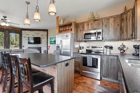 Kitchen - 21302 Wasp Rd, Lead, SD 57754 photo 3 of 5