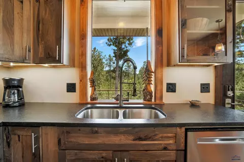 Kitchen - 21302 Wasp Rd, Lead, SD 57754 photo 5 of 5