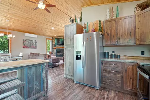 Kitchen - 21304 Wasp Rd, Lead, SD 57754 photo 4 of 4