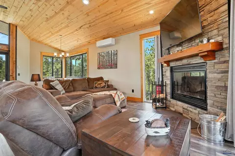 Living - 21304 Wasp Rd, Lead, SD 57754 photo 2 of 4