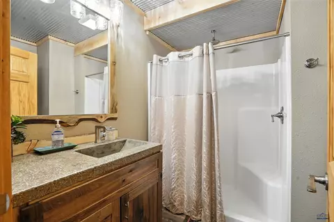 Bath - 21304 Wasp Rd, Lead, SD 57754 photo 2 of 2