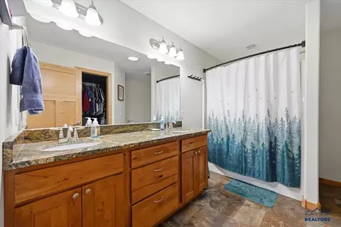 Bath - 3826 Ward Ave, Spearfish, SD 57783 photo 2 of 4