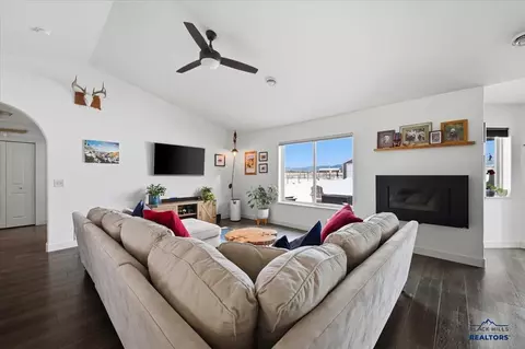 1863 Russell St, Spearfish, SD 57783 photo 6