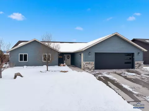 1863 Russell St, Spearfish, SD 57783 photo 2