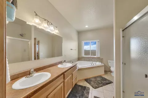 Bath - 22869 Gateway Dr, Box Elder, SD 57719 photo 2 of 3