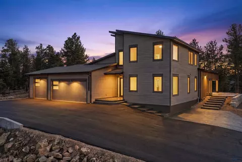 11829 Valley View Cir, Spearfish, SD 57783