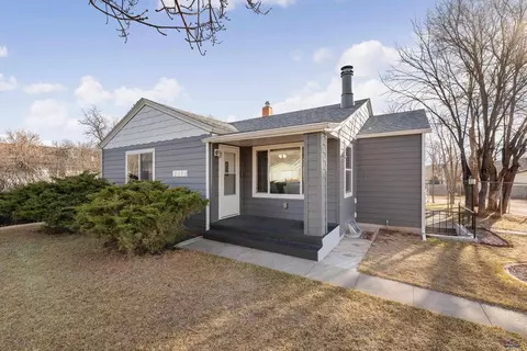 2012 Monte Vista Dr, Rapid City, SD 57702