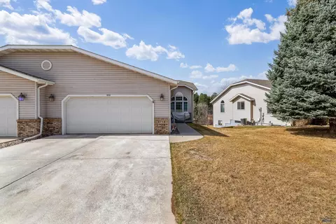 3713 Park Dr, Rapid City, SD 57702