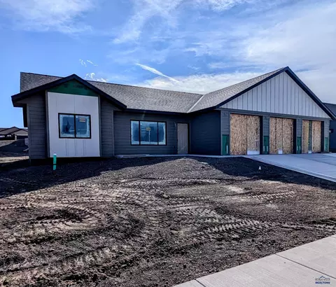 3407 Ping Dr, Rapid City, SD 57703