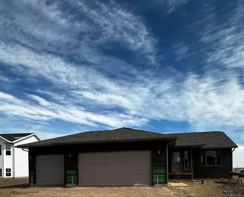 620 Bull Run Dr, Box Elder, SD 57719