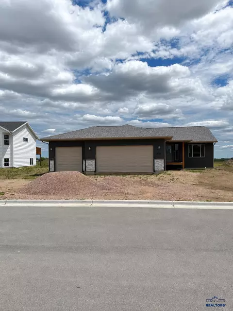 620 Bull Run Dr, Box Elder, SD 57719