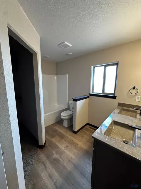 Bath - 620 Bull Run Dr, Box Elder, SD 57719 photo 3 of 4
