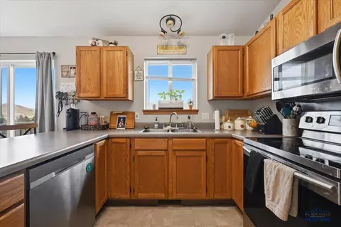 708 S 31st St, Spearfish, SD 57783 photo 10