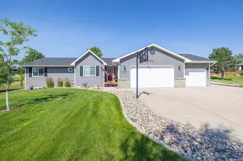 5201 Cale Ct, Rapid City, SD 57701