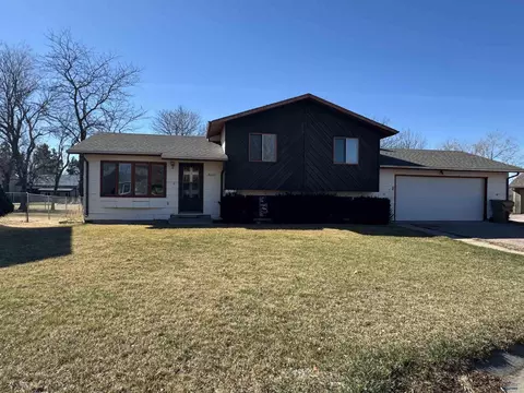 4607 Serenity Ct, Rapid City, SD 57703