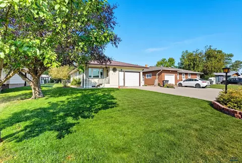 Exterior - 709 Hustead St, Wall, SD 57790 photo 4 of 11