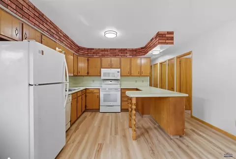 Kitchen - 709 Hustead St, Wall, SD 57790 photo 2 of 6