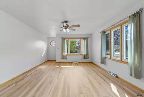 Living - 709 Hustead St, Wall, SD 57790 photo 5 of 9