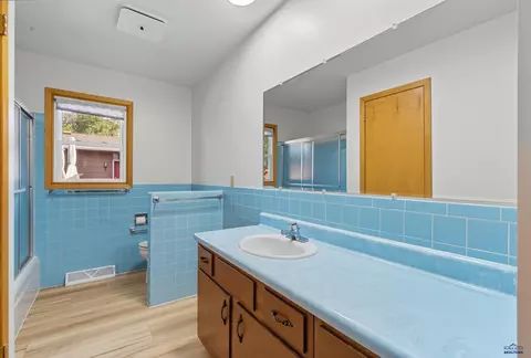 Bath - 709 Hustead St, Wall, SD 57790 photo 1 of 1