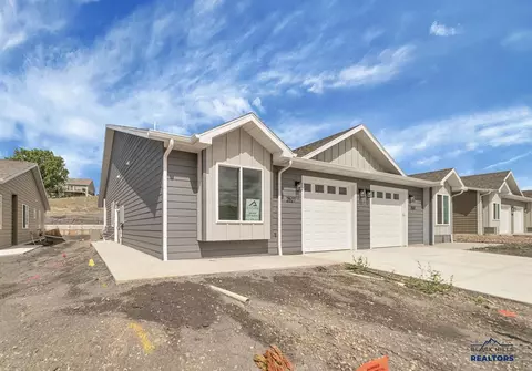 2637 Hennessy Dr, Rapid City, SD 57701