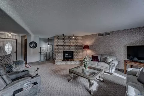 Living - 2322 S Baldwin, Sturgis, SD 57785 photo 2 of 4