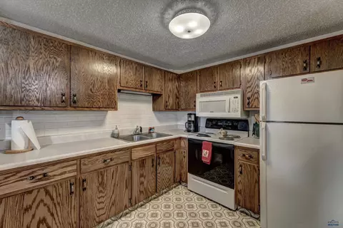Kitchen - 2322 S Baldwin, Sturgis, SD 57785 photo 4 of 5