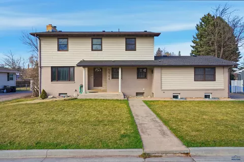 3944 Jackson Blvd, Rapid City, SD 57702