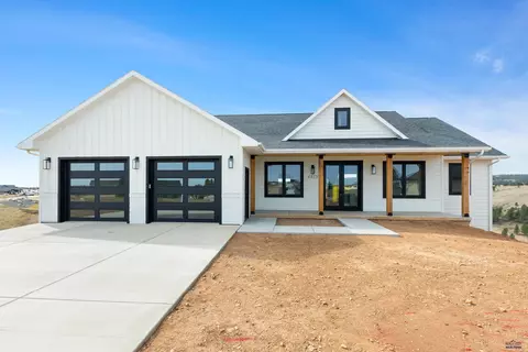 4825 Pikes Peak Ct, Rapid City, SD 57702