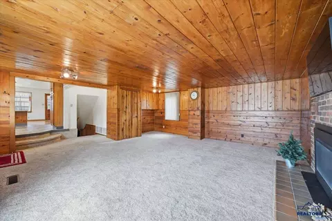 1003 Perkins St, Belle Fourche, SD 57717 photo 11