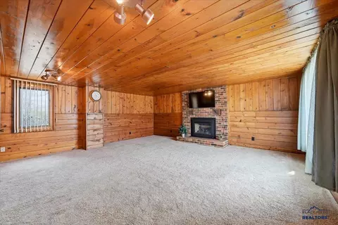 1003 Perkins St, Belle Fourche, SD 57717 photo 10