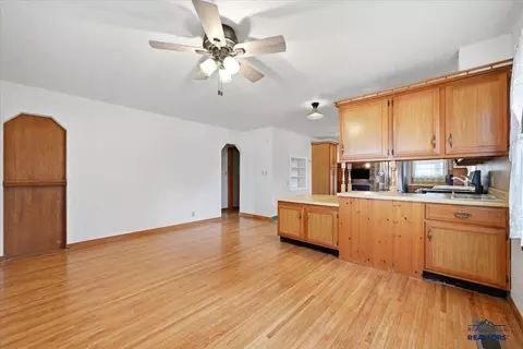 1003 Perkins St, Belle Fourche, SD 57717 photo 6