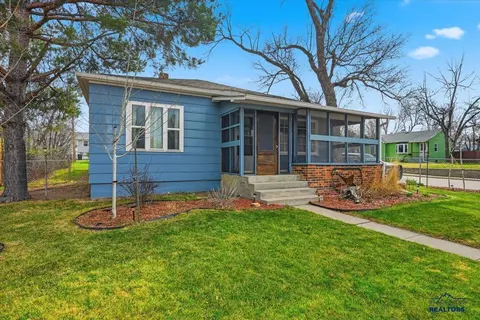 1003 Perkins St, Belle Fourche, SD 57717 photo 15