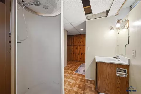 1003 Perkins St, Belle Fourche, SD 57717 photo 31