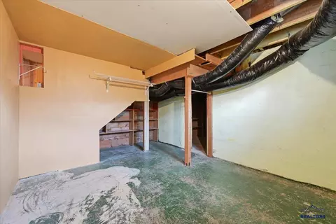 1003 Perkins St, Belle Fourche, SD 57717 photo 26