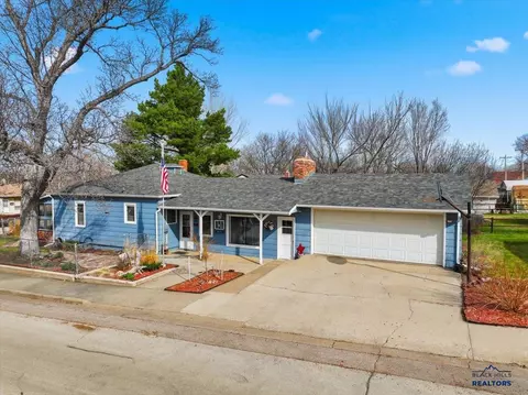 1003 Perkins St, Belle Fourche, SD 57717 photo 18